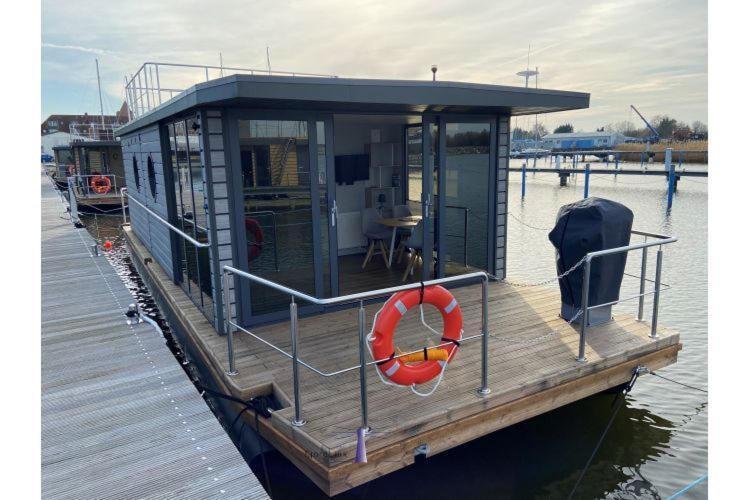 Hausboot Fjord Vela Mit Biosauna In バース エクステリア 写真