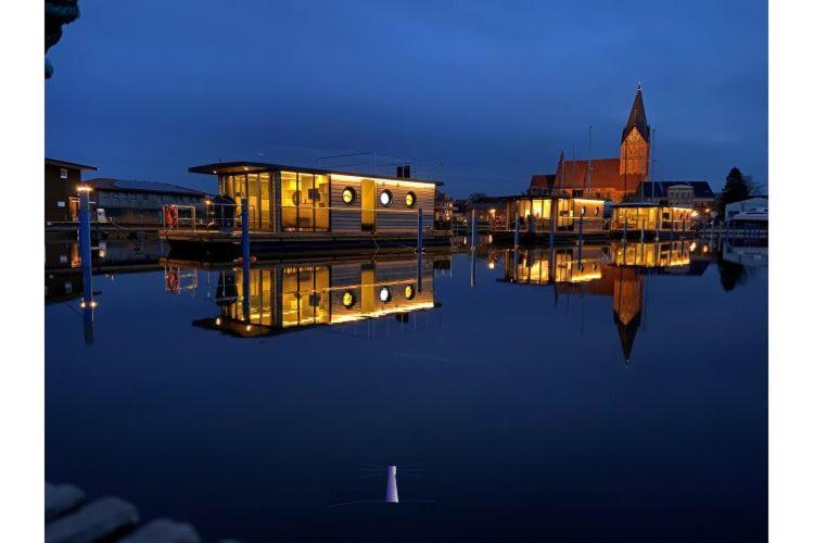 Hausboot Fjord Vela Mit Biosauna In バース エクステリア 写真